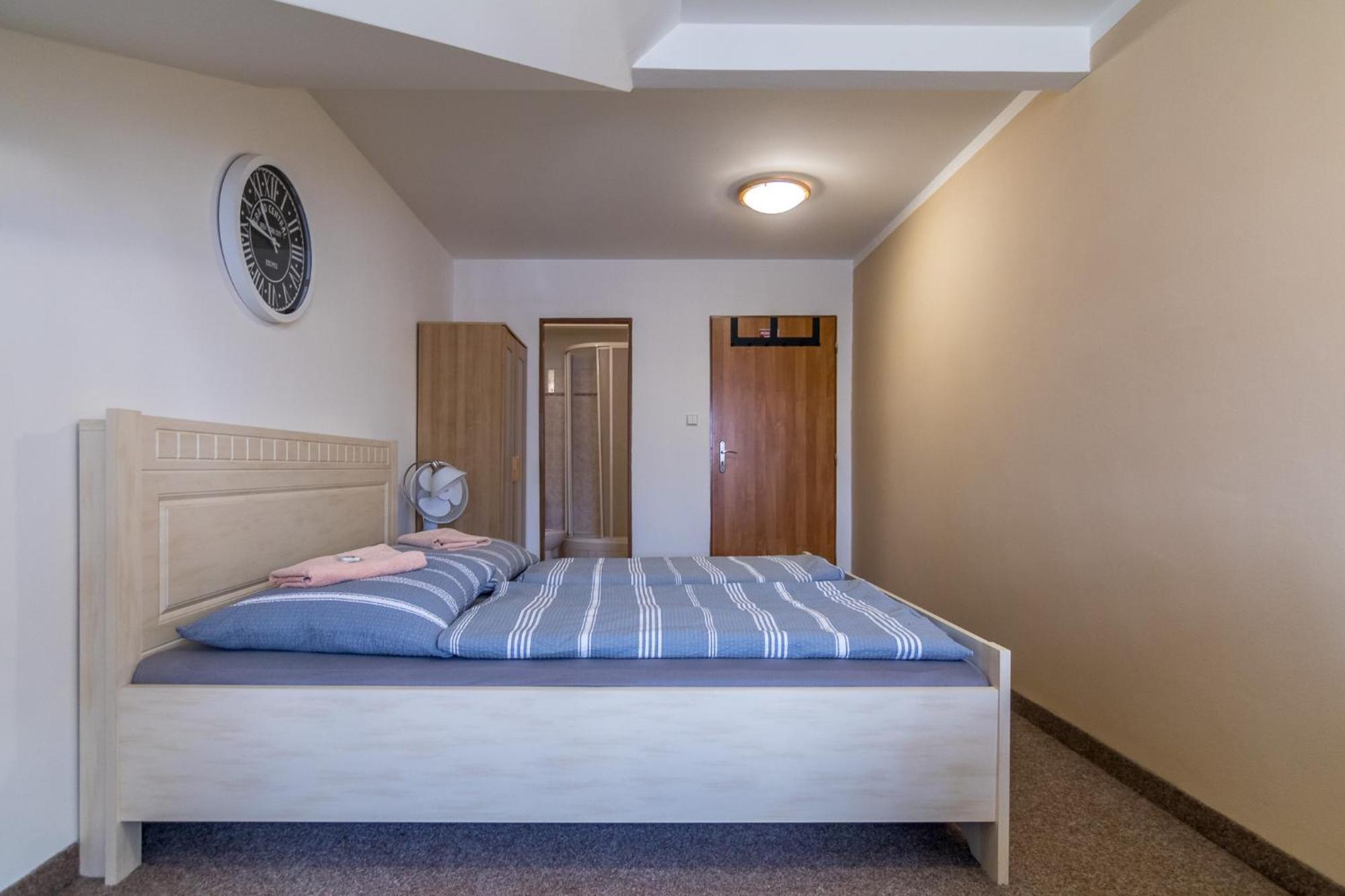 Penzion a restaurace U Vladaře Toužim Esterno foto