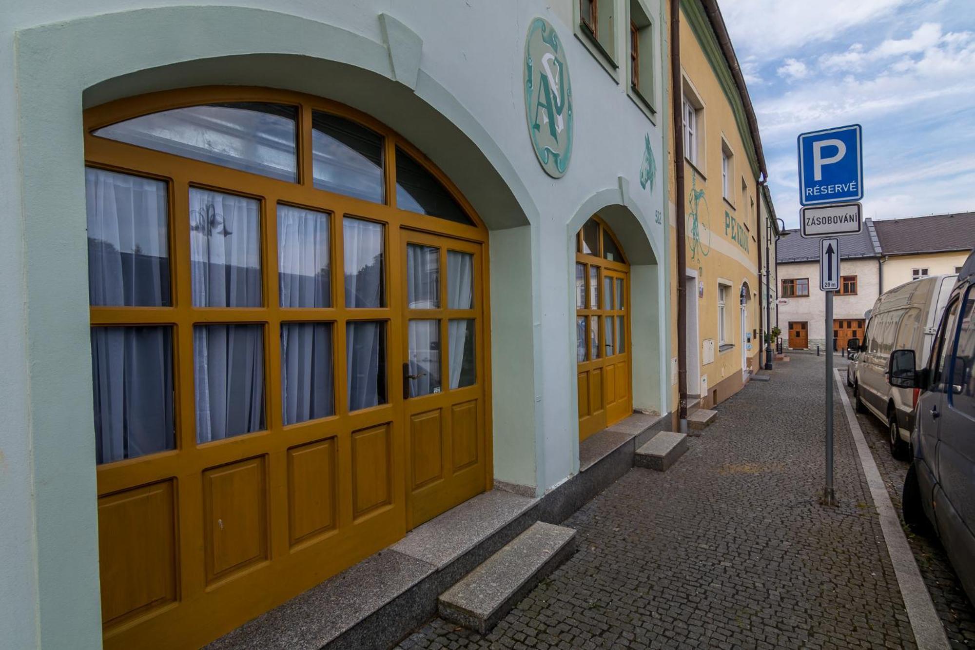 Penzion a restaurace U Vladaře Toužim Esterno foto